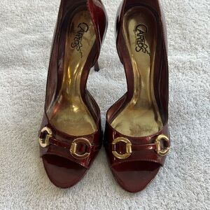 Carlos by Carlos Santana Maroon Peep-Toe Heels with Gold Accents size 6.5